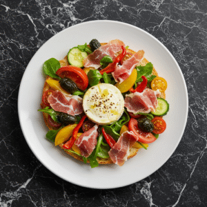Salade, Chèvre sur toast au miel, tomates, poivrons, Fruits de saison, Lardons de dinde